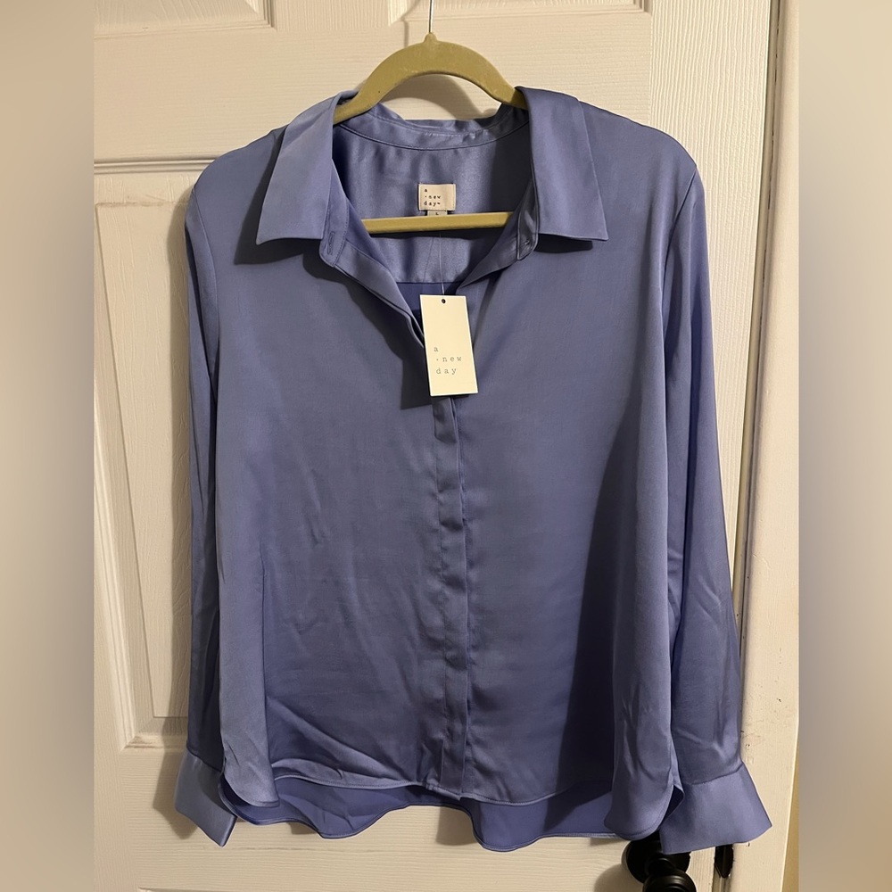 A New Day Shimmery Light Purple Blouse - Size Large. NWT